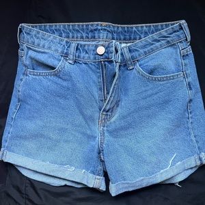 Regular Waist Shorts Size US 6